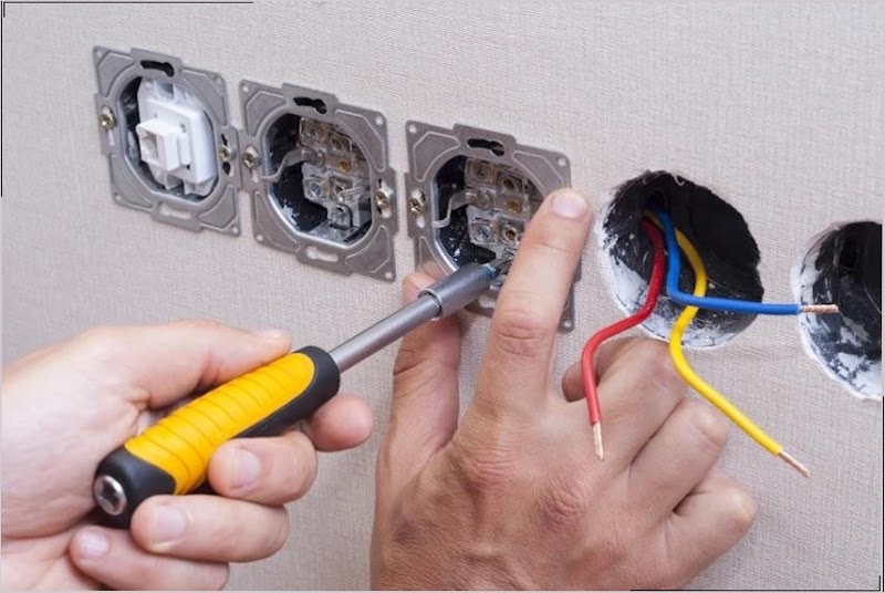 Los Angeles Electricians & Panels in Los Angeles